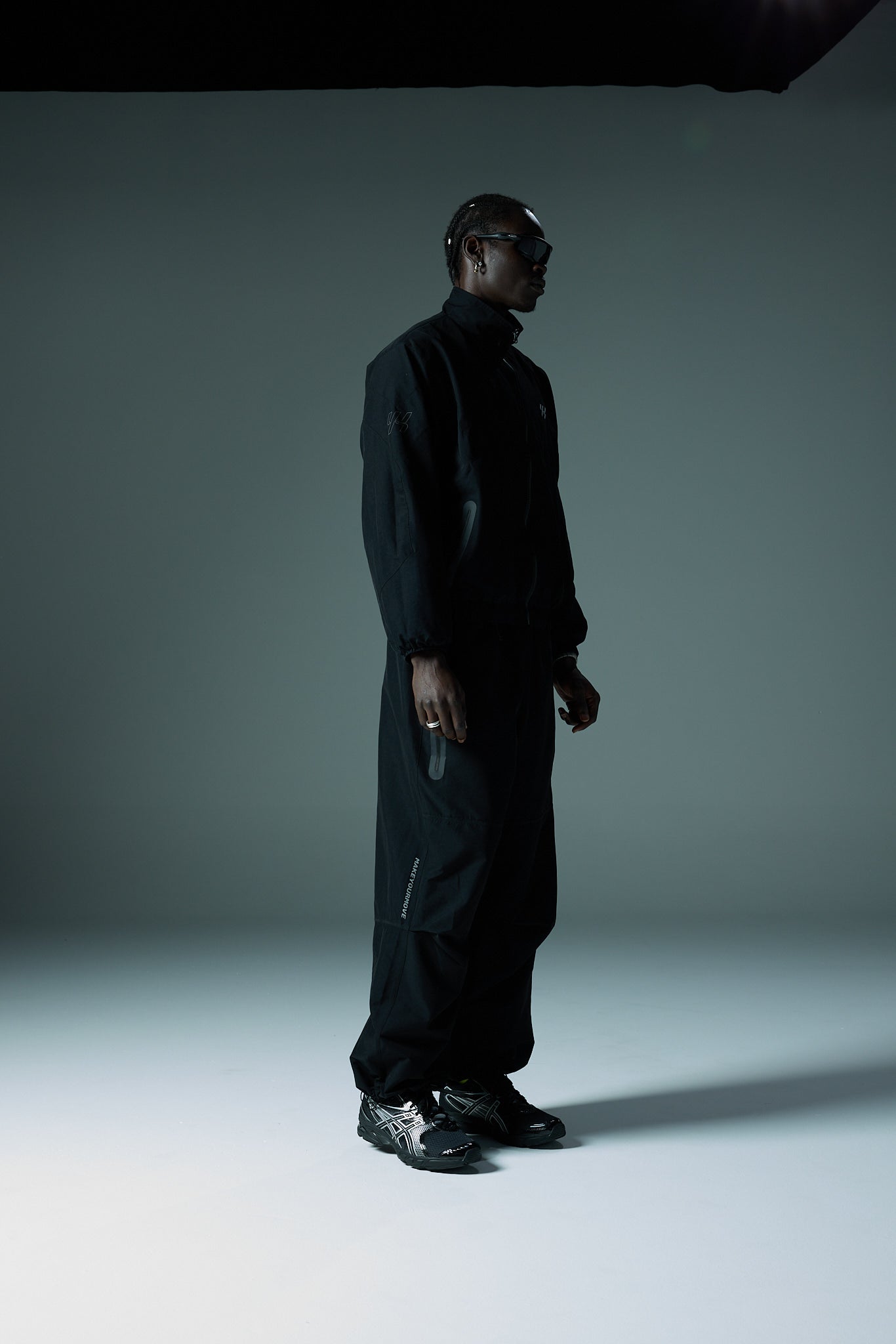 YK Move Aeroshell Pants | Black-4