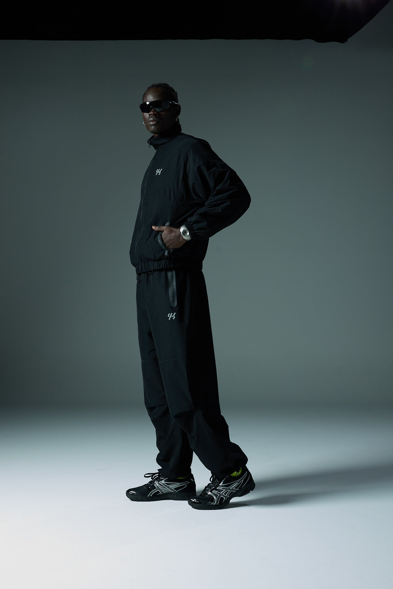 YK Move Aeroshell Pants | Black-5