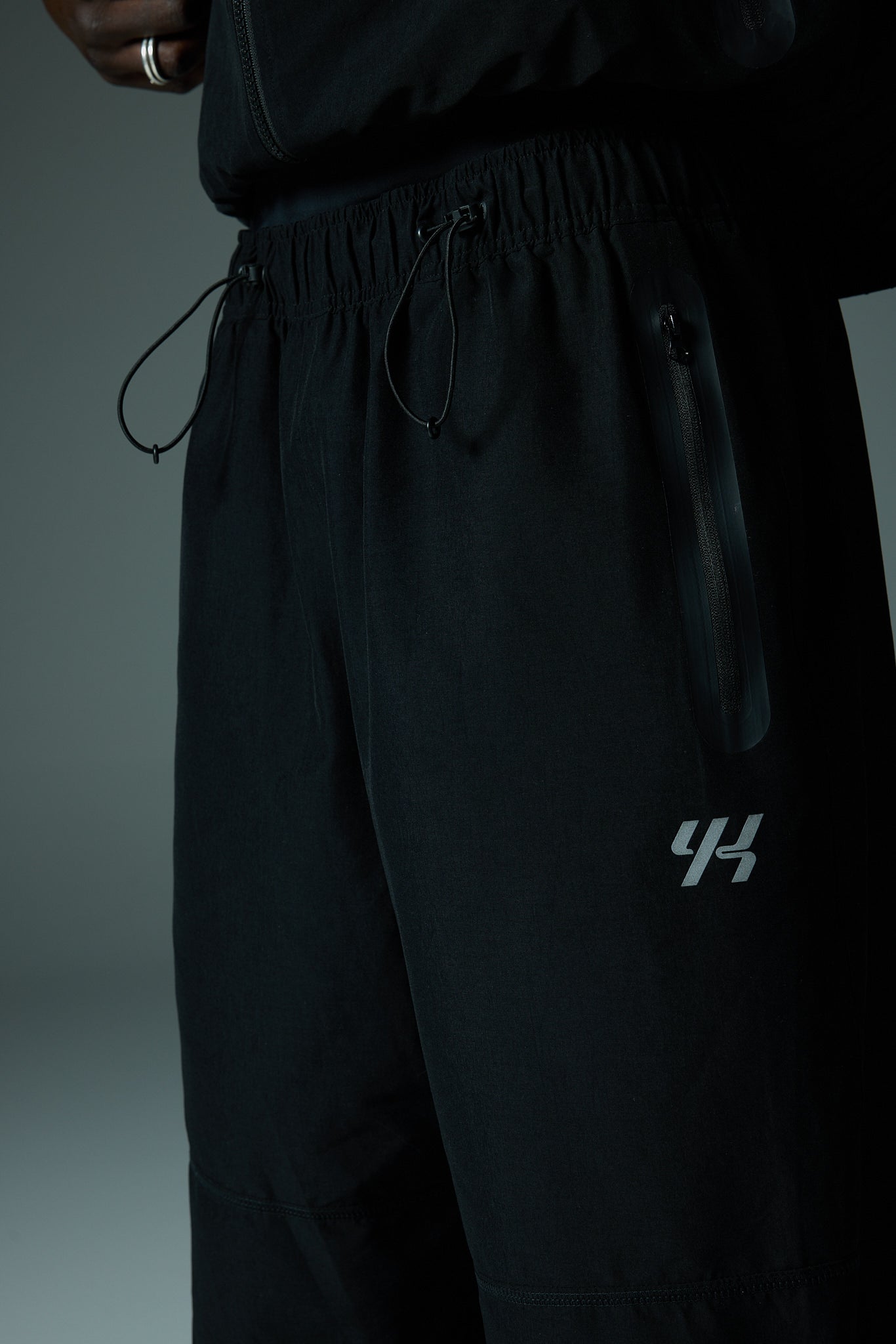 YK Move Aeroshell Pants | Black-3
