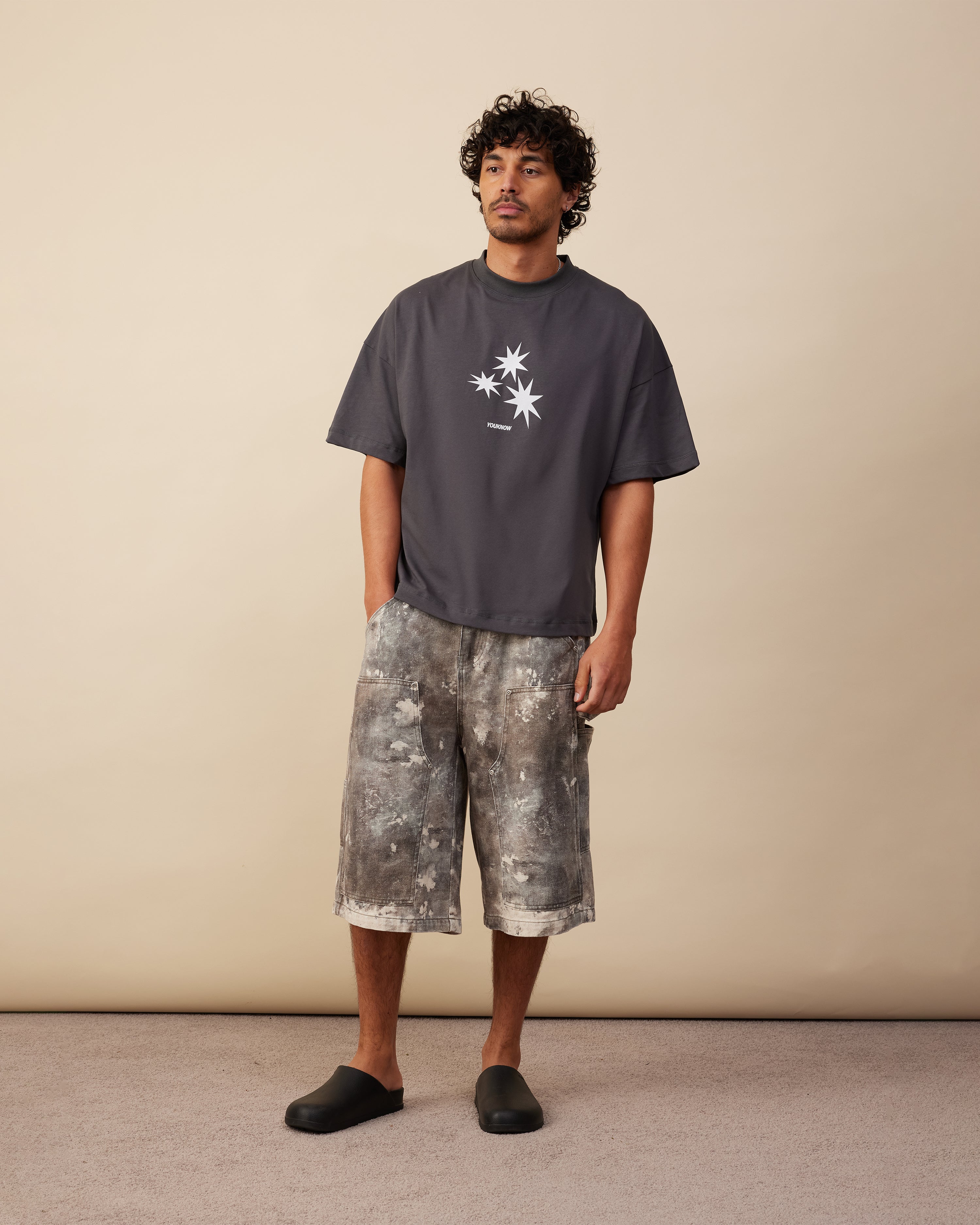 Star Box Tee | Charcoal