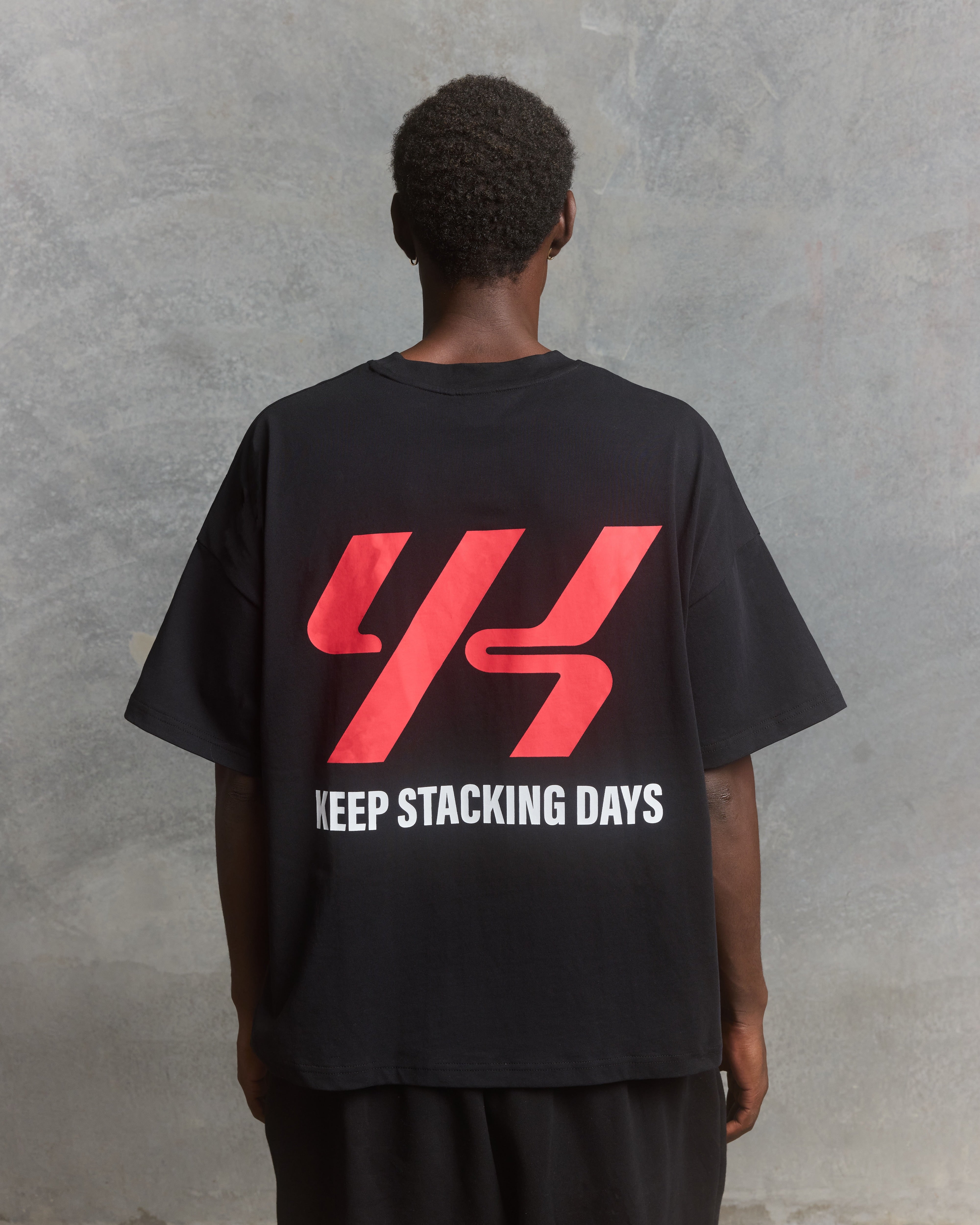 YK Move Keep Stacking Days Evolve Tee | Black-4
